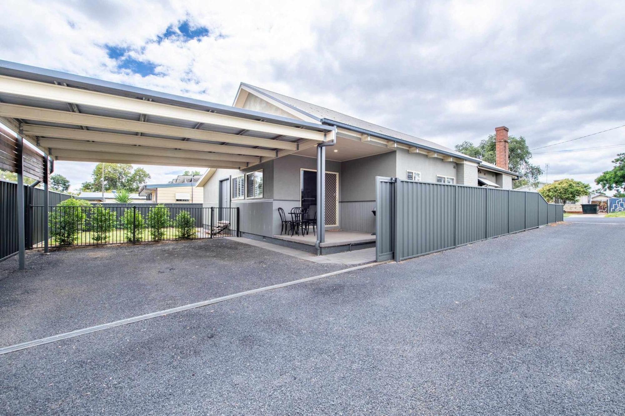 South Dubbo Hideaway - Pet Friendly Villa Eksteriør billede